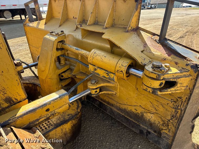 image for item DU3428 1996 Caterpillar D6M XL dozer