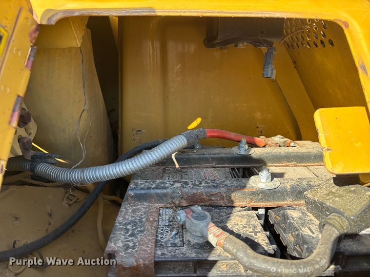 image for item DU3428 1996 Caterpillar D6M XL dozer