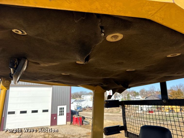 image for item DU3428 1996 Caterpillar D6M XL dozer