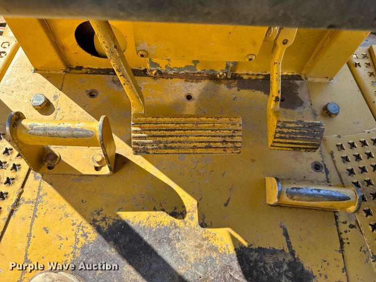 image for item DU3428 1996 Caterpillar D6M XL dozer