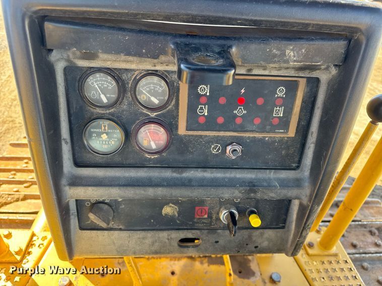 image for item DU3428 1996 Caterpillar D6M XL dozer