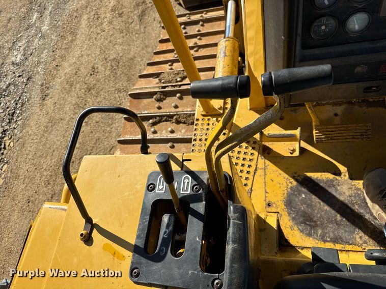 image for item DU3428 1996 Caterpillar D6M XL dozer