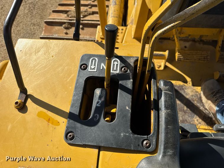 image for item DU3428 1996 Caterpillar D6M XL dozer