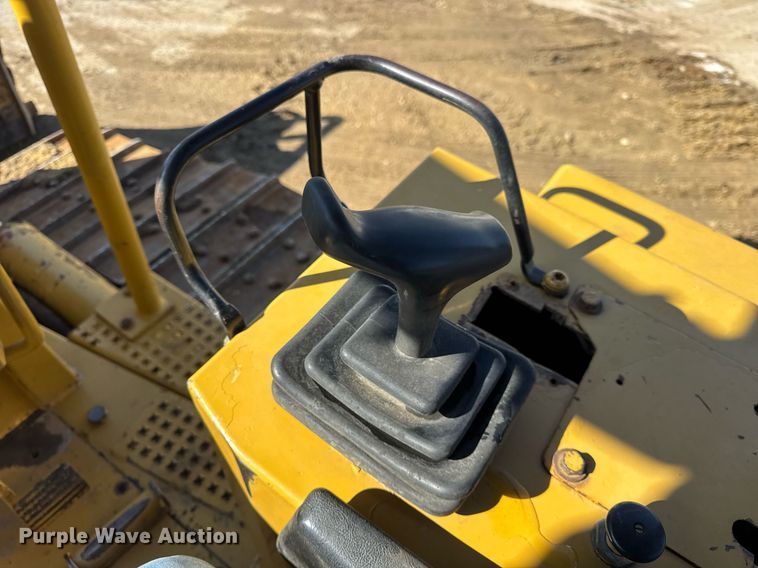 image for item DU3428 1996 Caterpillar D6M XL dozer