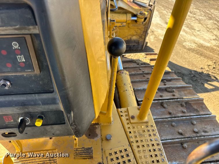 image for item DU3428 1996 Caterpillar D6M XL dozer