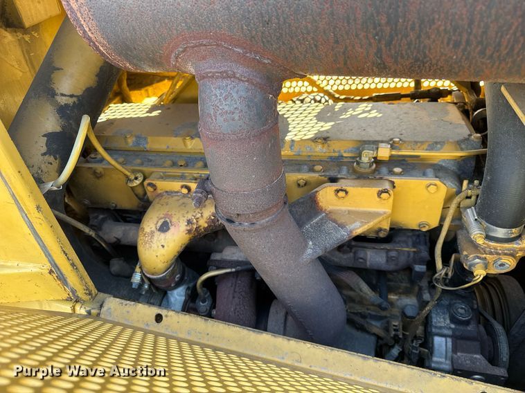 image for item DU3428 1996 Caterpillar D6M XL dozer