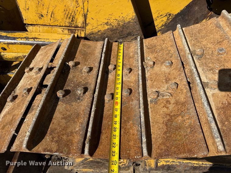 image for item DU3428 1996 Caterpillar D6M XL dozer