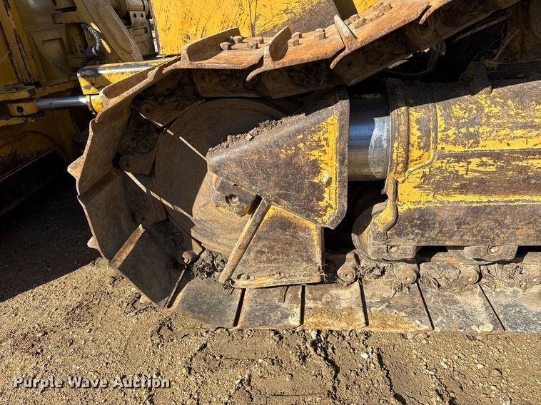 image for item DU3428 1996 Caterpillar D6M XL dozer