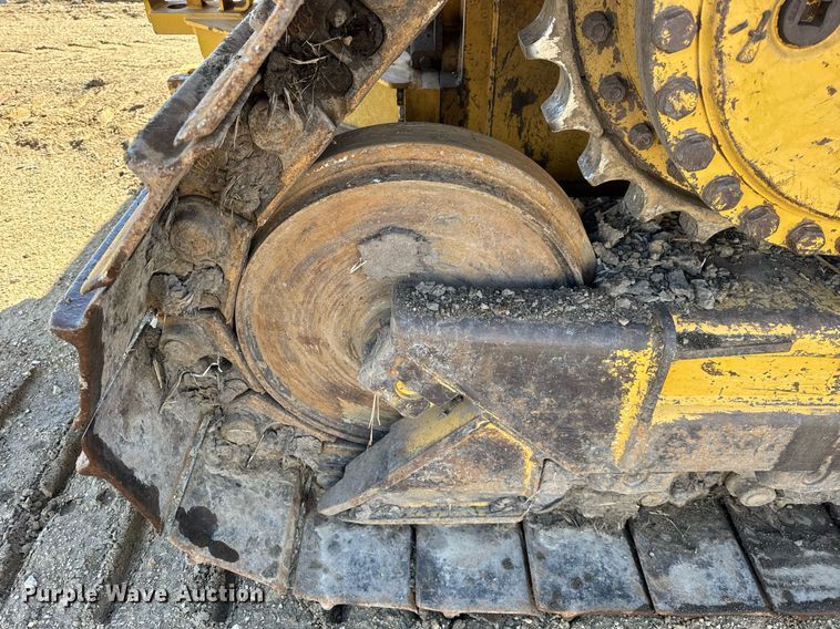 image for item DU3428 1996 Caterpillar D6M XL dozer