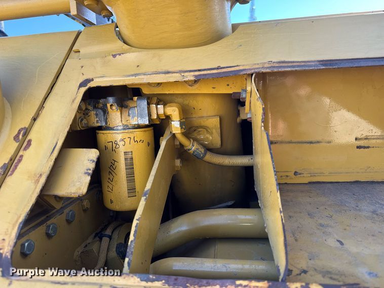 image for item DU3428 1996 Caterpillar D6M XL dozer