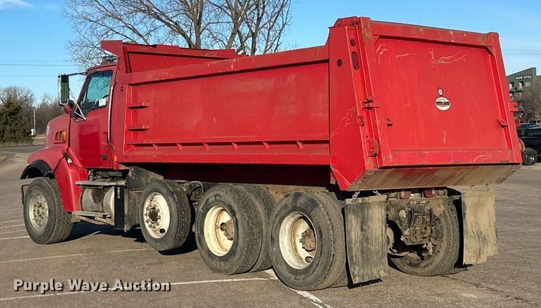 image for item DV0668 2003 Sterling L9500 dump truck
