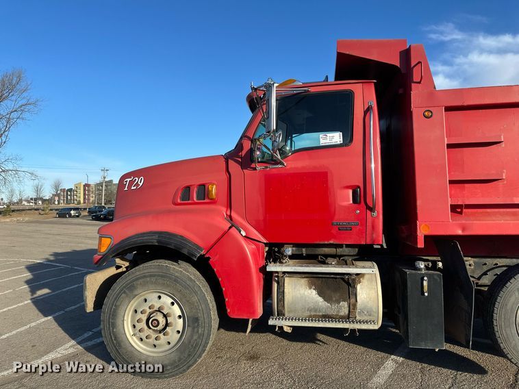 image for item DV0668 2003 Sterling L9500 dump truck