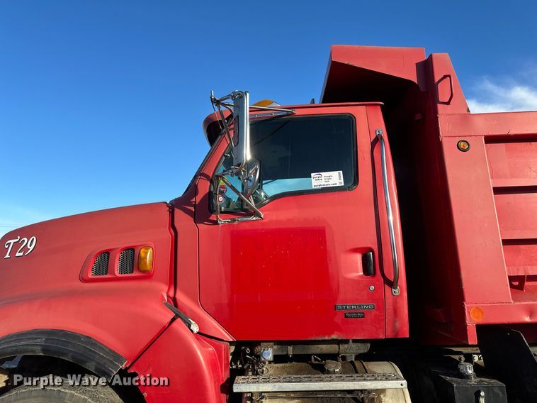 image for item DV0668 2003 Sterling L9500 dump truck