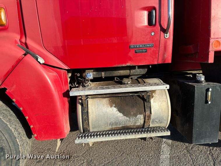 image for item DV0668 2003 Sterling L9500 dump truck