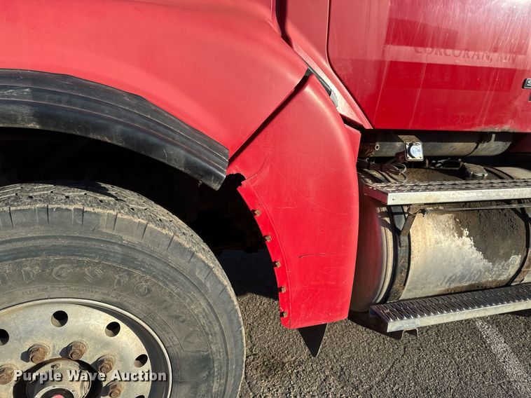 image for item DV0668 2003 Sterling L9500 dump truck