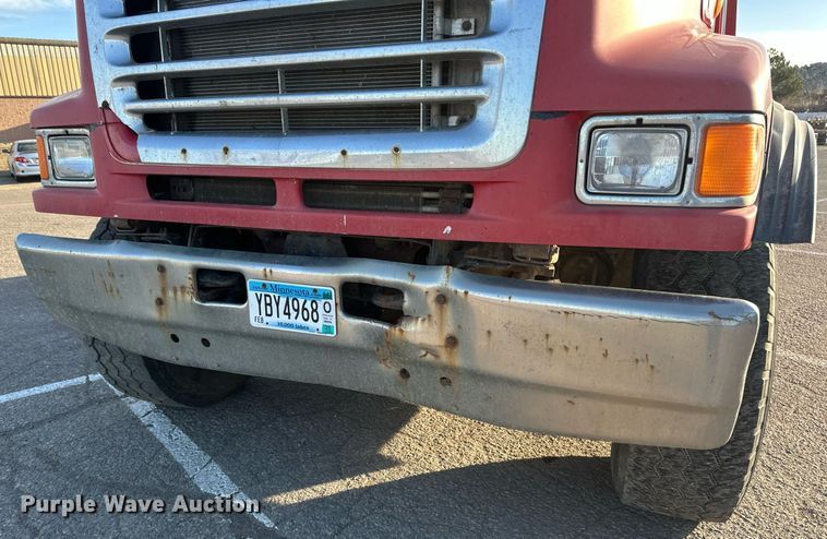 image for item DV0668 2003 Sterling L9500 dump truck