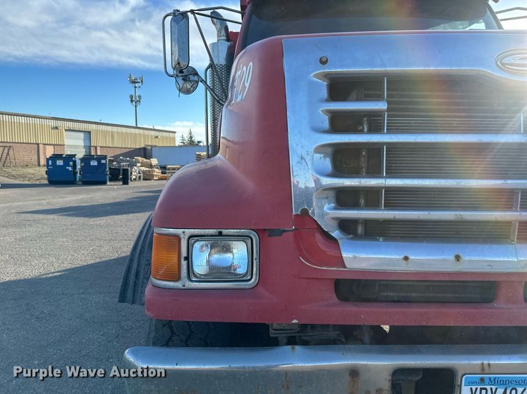 image for item DV0668 2003 Sterling L9500 dump truck