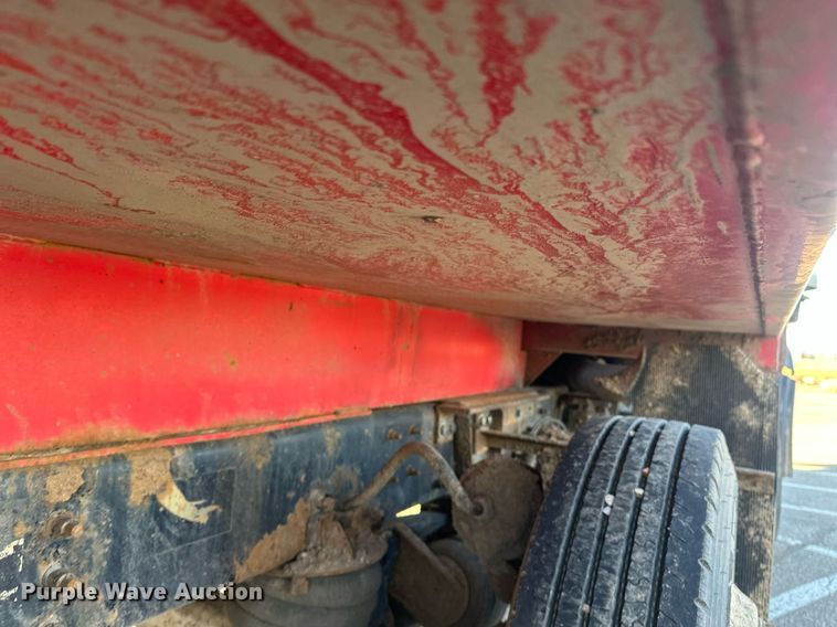 image for item DV0668 2003 Sterling L9500 dump truck