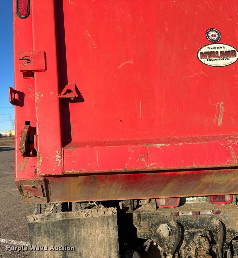 image for item DV0668 2003 Sterling L9500 dump truck