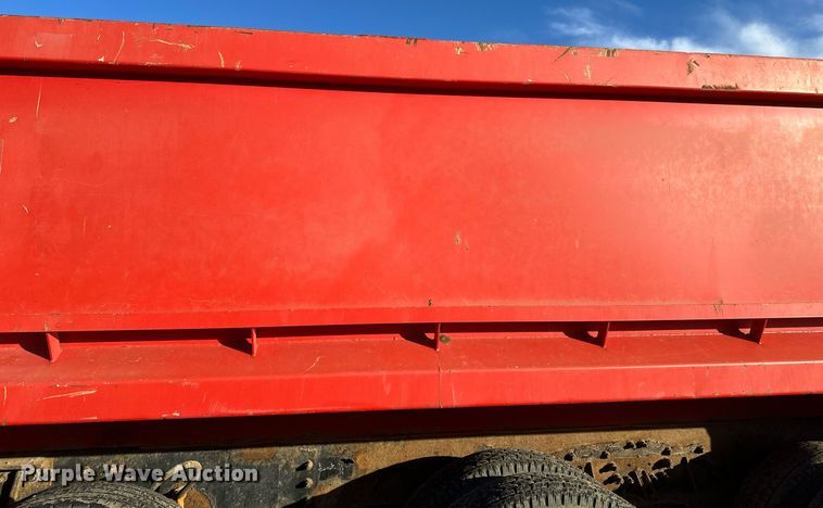 image for item DV0668 2003 Sterling L9500 dump truck