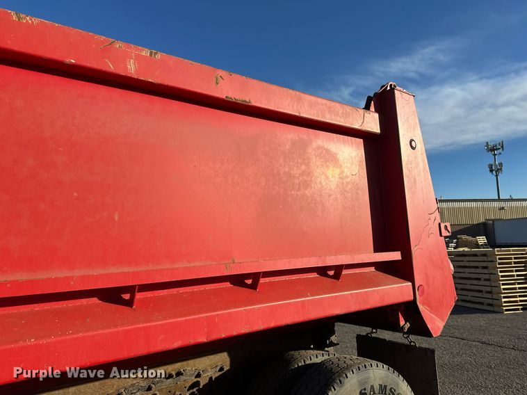 image for item DV0668 2003 Sterling L9500 dump truck