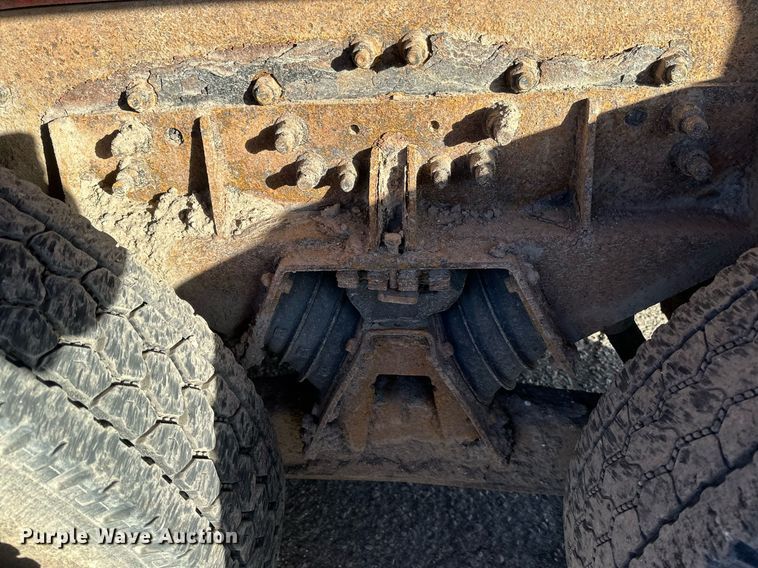 image for item DV0668 2003 Sterling L9500 dump truck