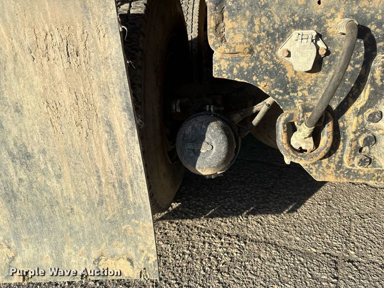 image for item DV0668 2003 Sterling L9500 dump truck