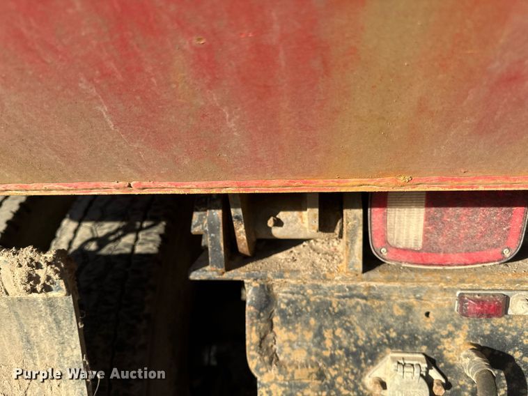 image for item DV0668 2003 Sterling L9500 dump truck