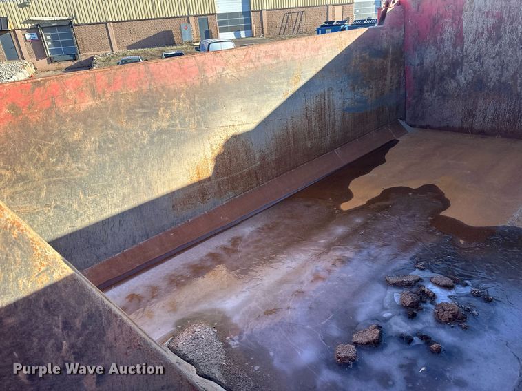 image for item DV0668 2003 Sterling L9500 dump truck