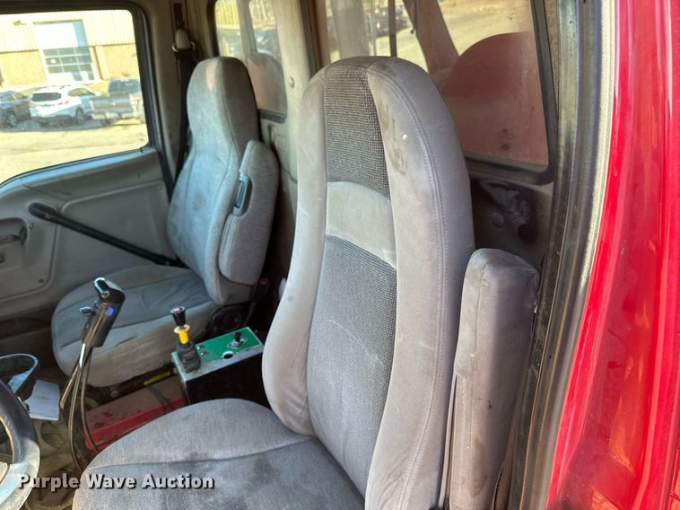 image for item DV0668 2003 Sterling L9500 dump truck