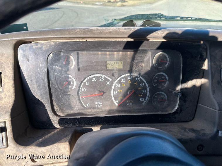 image for item DV0668 2003 Sterling L9500 dump truck