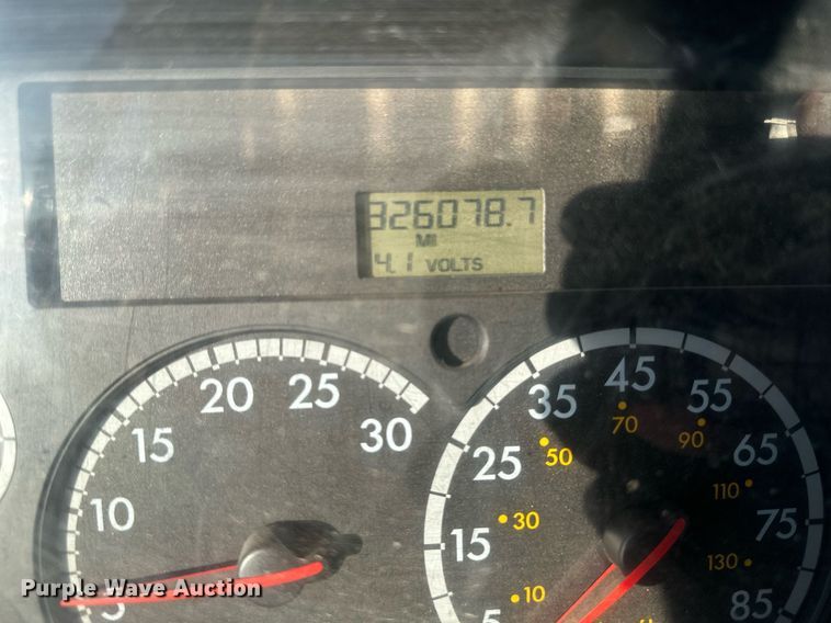 image for item DV0668 2003 Sterling L9500 dump truck