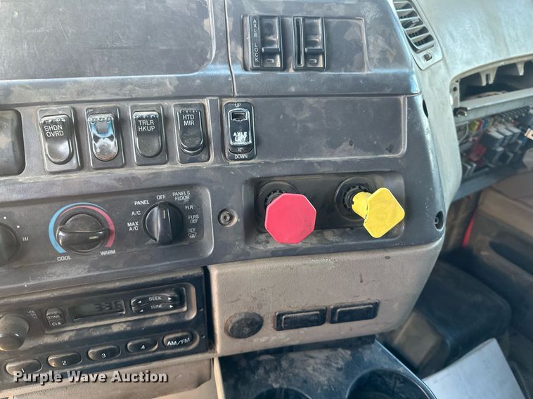 image for item DV0668 2003 Sterling L9500 dump truck