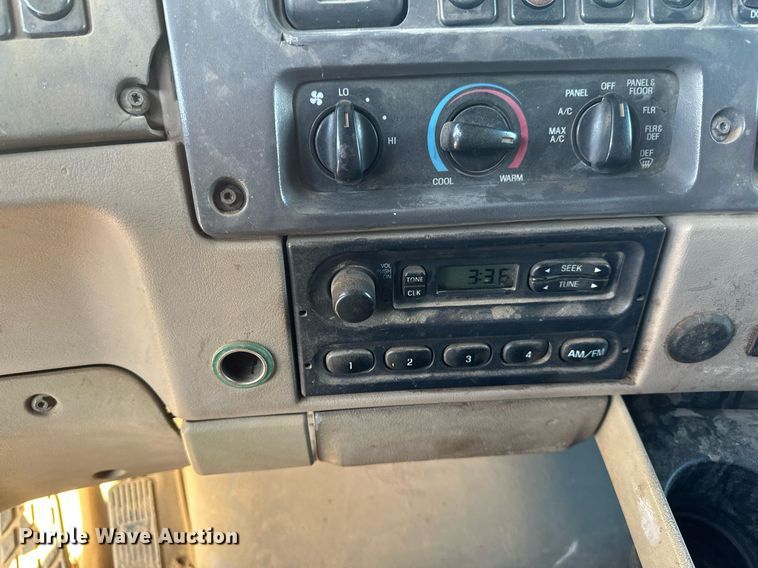 image for item DV0668 2003 Sterling L9500 dump truck