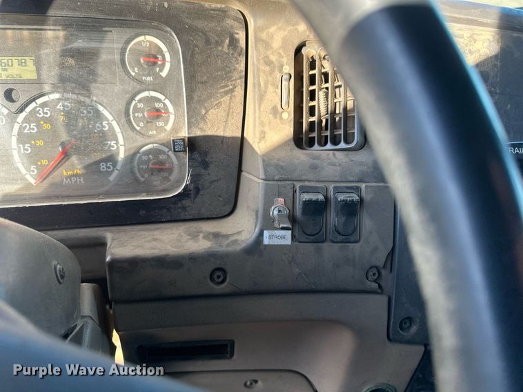 image for item DV0668 2003 Sterling L9500 dump truck