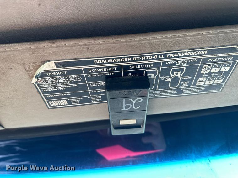 image for item DV0668 2003 Sterling L9500 dump truck