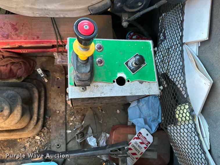 image for item DV0668 2003 Sterling L9500 dump truck