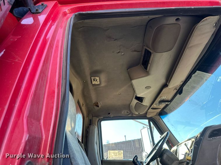 image for item DV0668 2003 Sterling L9500 dump truck