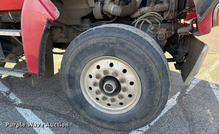 image for item DV0668 2003 Sterling L9500 dump truck