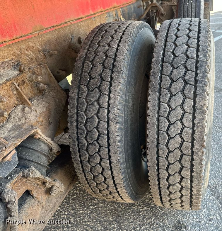 image for item DV0668 2003 Sterling L9500 dump truck