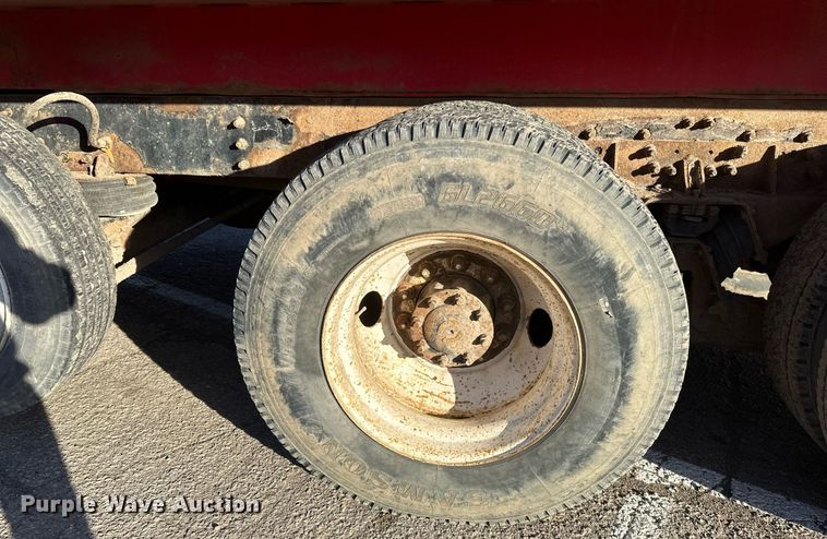 image for item DV0668 2003 Sterling L9500 dump truck