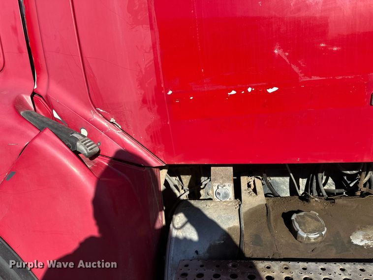 image for item DV0669 2005 Sterling LT9500 dump truck