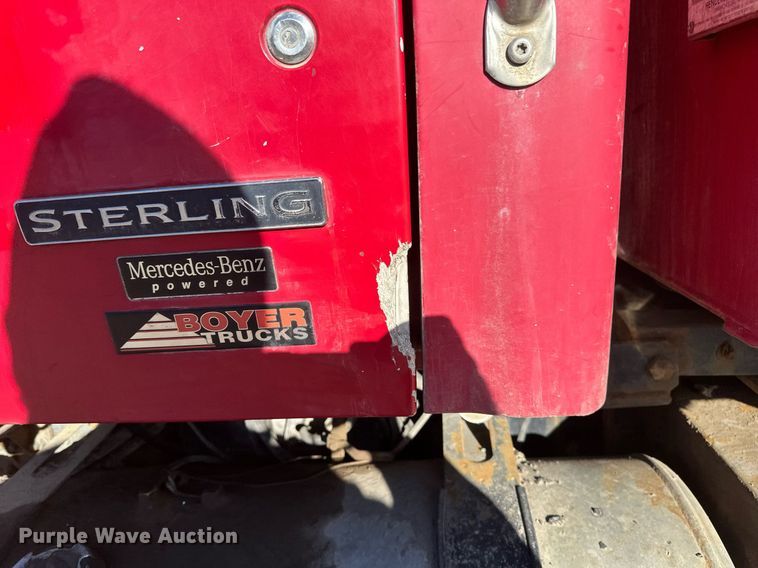 image for item DV0669 2005 Sterling LT9500 dump truck