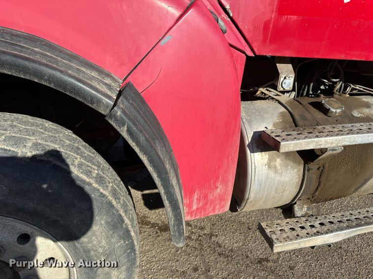 image for item DV0669 2005 Sterling LT9500 dump truck