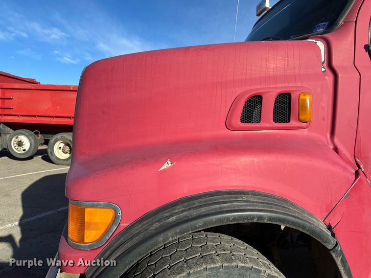 image for item DV0669 2005 Sterling LT9500 dump truck