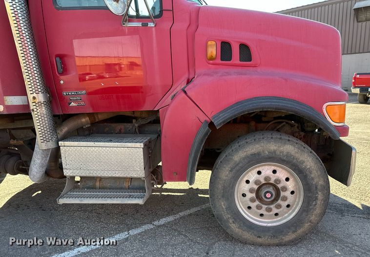 image for item DV0669 2005 Sterling LT9500 dump truck