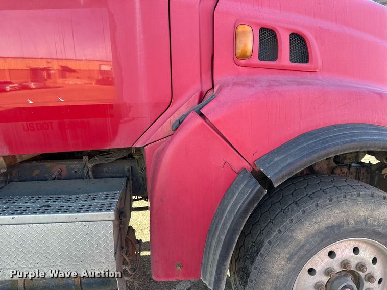 image for item DV0669 2005 Sterling LT9500 dump truck