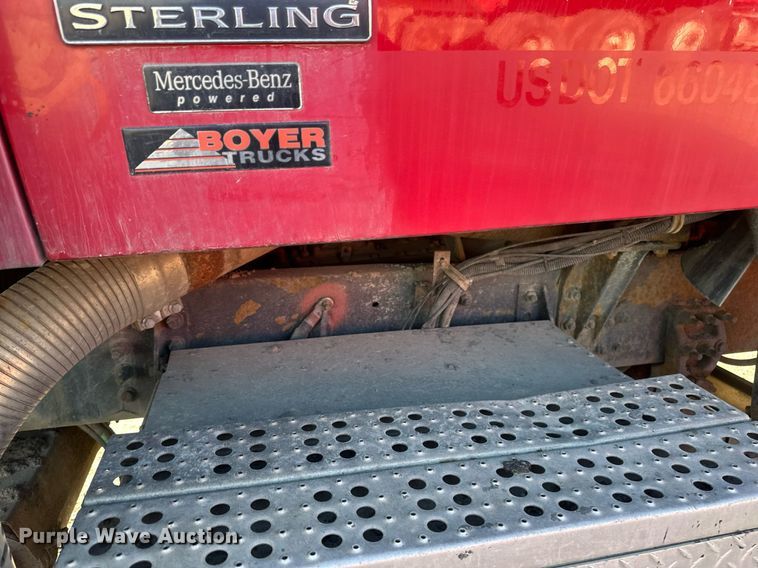 image for item DV0669 2005 Sterling LT9500 dump truck