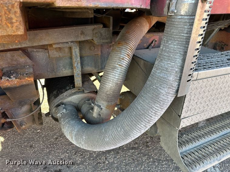 image for item DV0669 2005 Sterling LT9500 dump truck