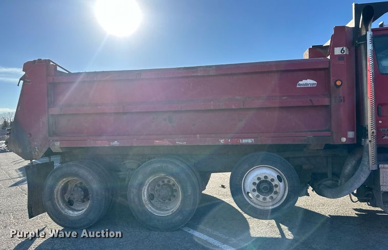 image for item DV0669 2005 Sterling LT9500 dump truck